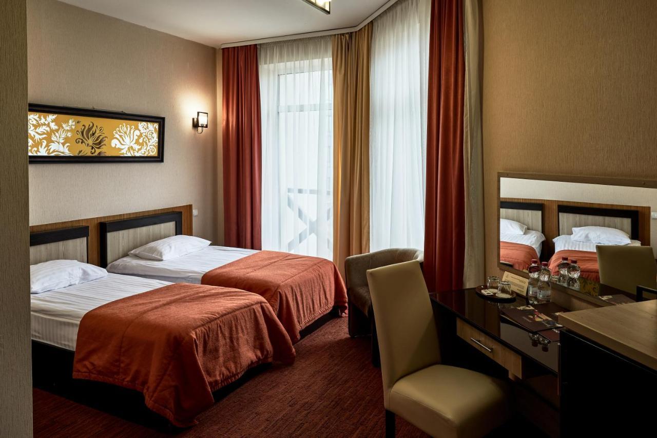 Optima Collection Park Hotel Ivano-Frankivsk Quarto foto
