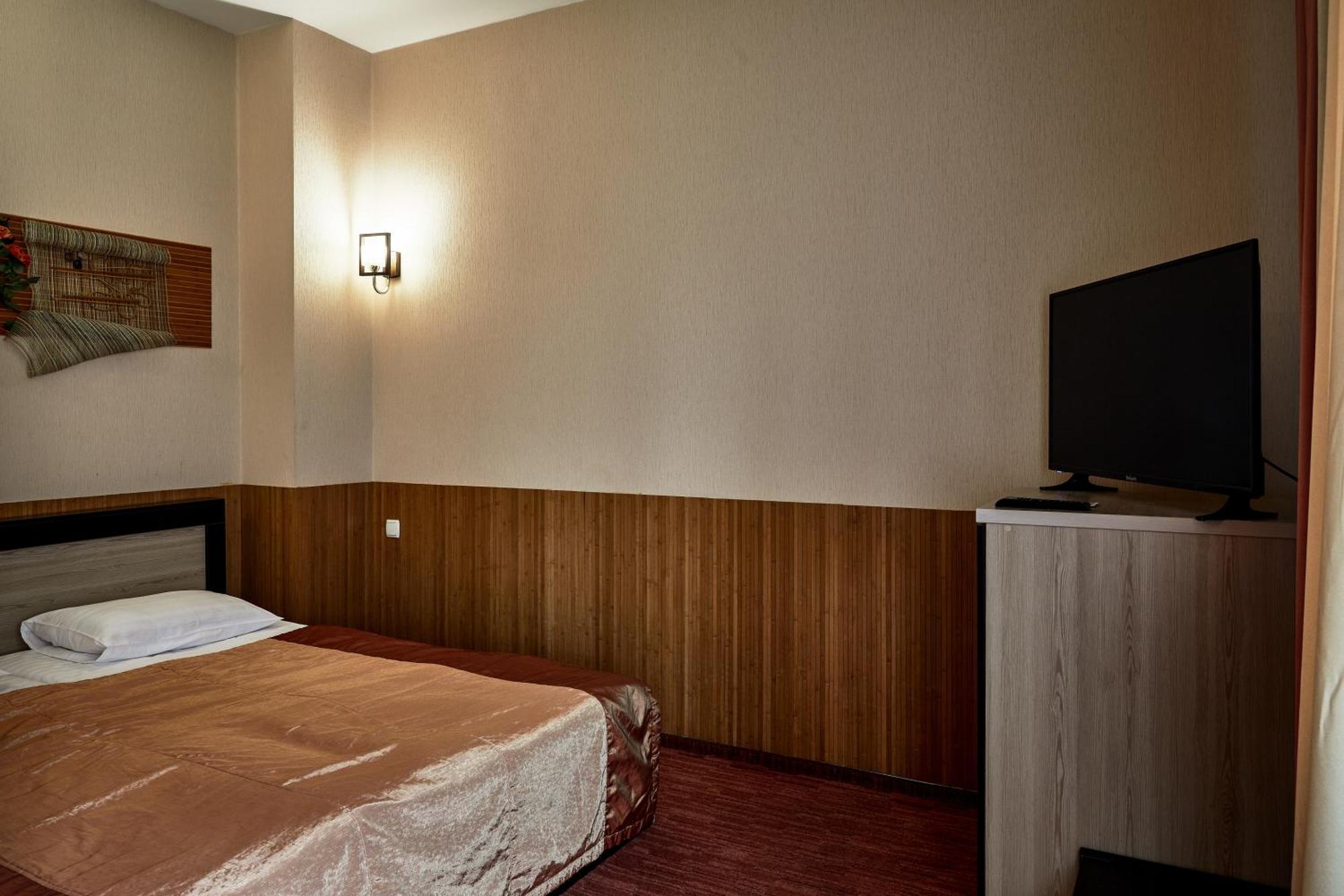 Optima Collection Park Hotel Ivano-Frankivsk Quarto foto