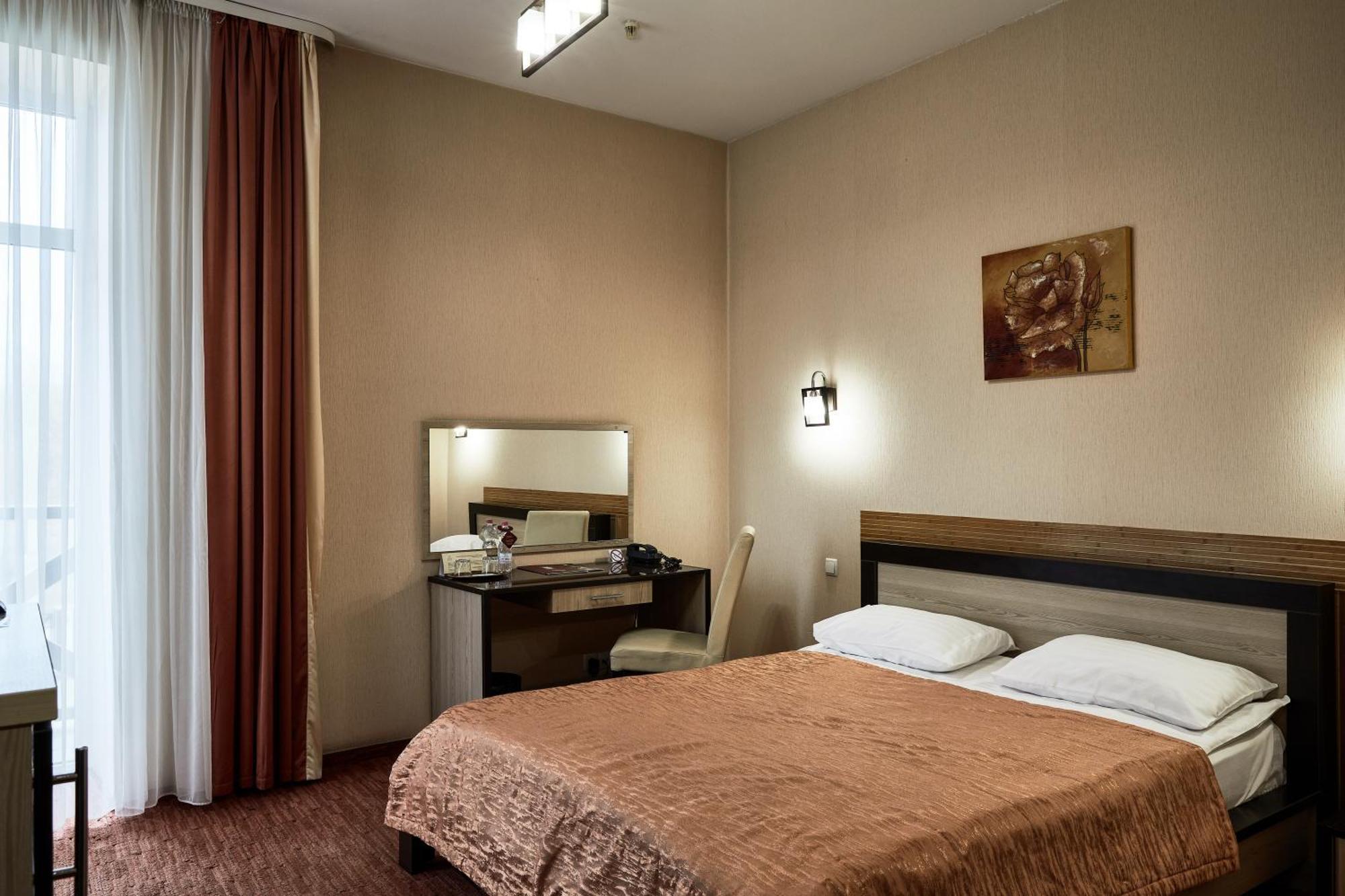 Optima Collection Park Hotel Ivano-Frankivsk Quarto foto